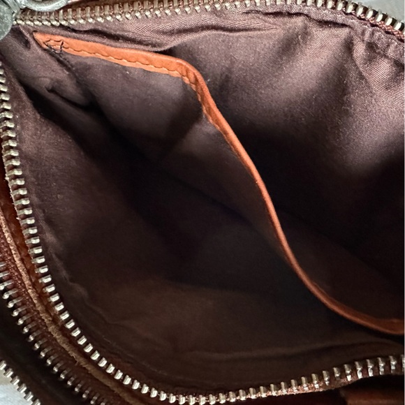 Vilenca Holland Leather Laser Cut Crossbody - Picture 4 of 10